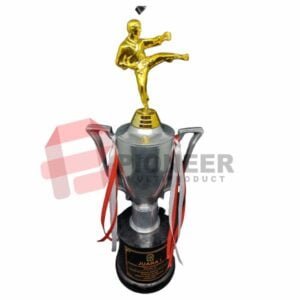 Teknik Gravir untuk Piala