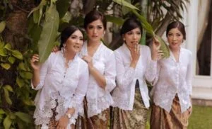 Contoh Baju Wisuda Untuk Orang Tua